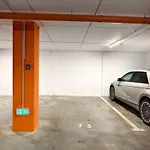 Art Deluxe 2 - Private Parking Apartment *