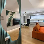 Art Deluxe 2 - Private Parking