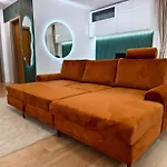 Art Deluxe 2 - Private Parking Apartment