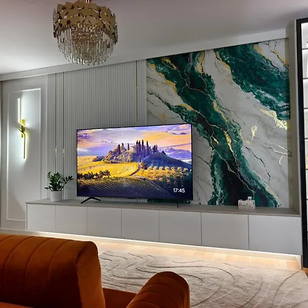 Art Deluxe 2 - Private Parking