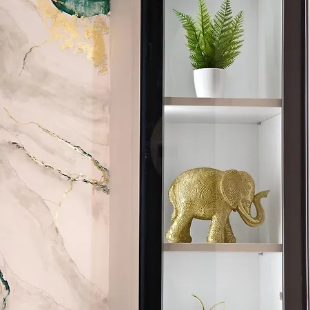 Apartament Art Deluxe 2 - Private Parking *