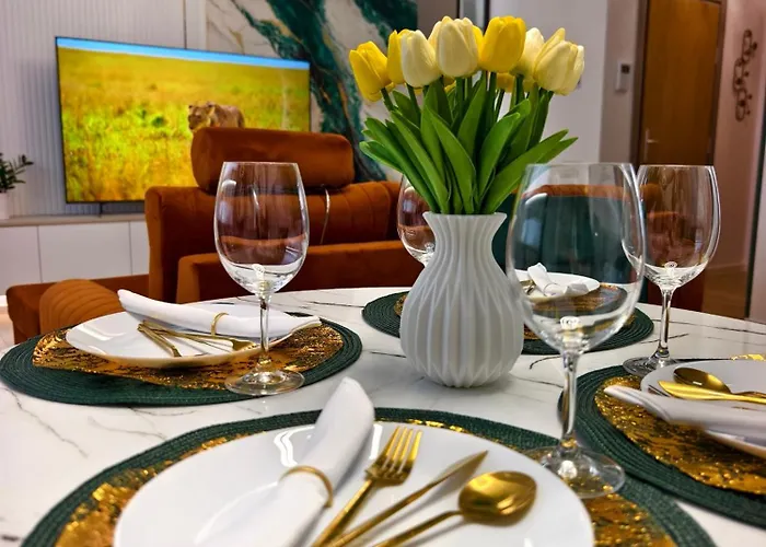 Art Deluxe 2 - Private Parking