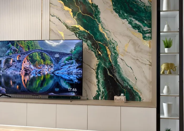 Art Deluxe 2 - Private Parking *