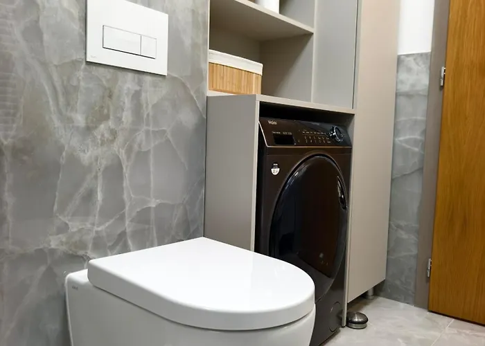 Art Deluxe 2 - Private Parking *