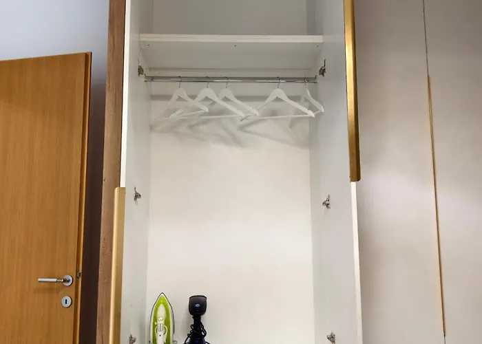 Art Deluxe 2 - Private Parking